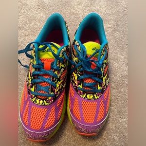 Asics gel noosa tri -10. Size 6 kids which is an 8 in womens. Bright colors